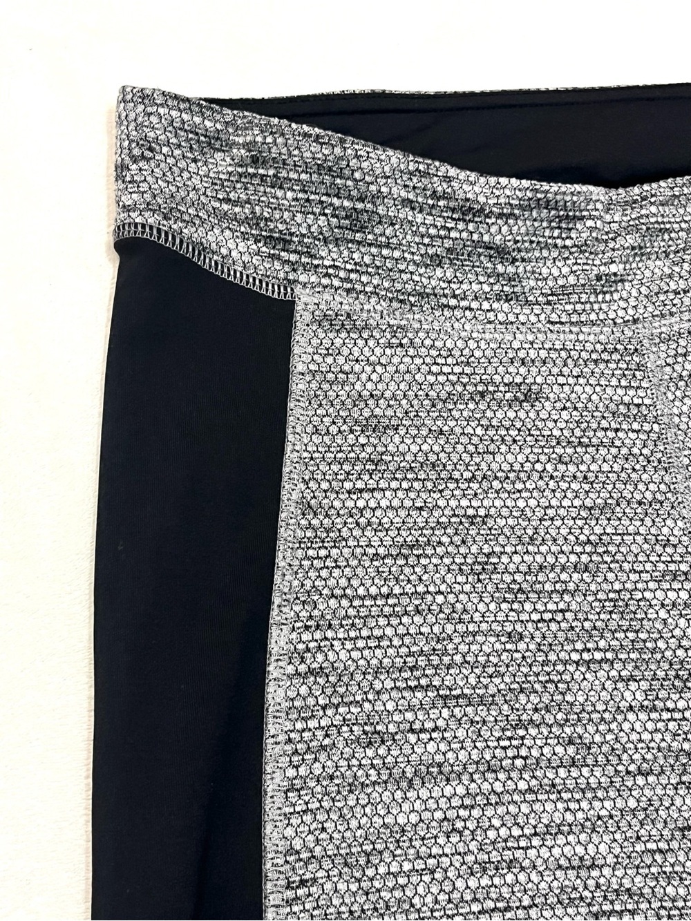 Champion Black and Gray Textured Athletic Leggings Women’s Small - Picture 4 of 15